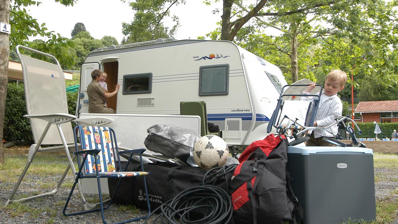 Det er vigtigt at du pakker campingvognen ordentligt inden du kører på ferie.