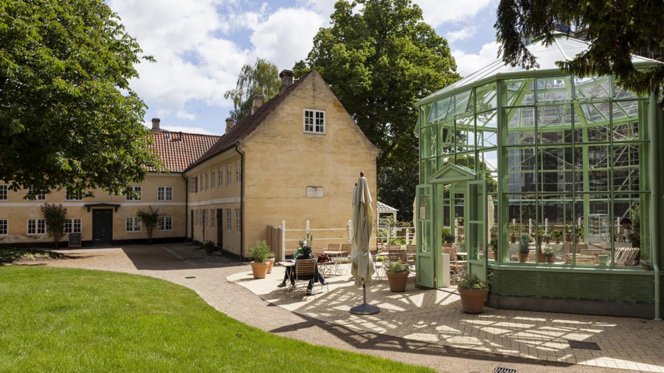 Bakkehuset Billede af hus og orangeri