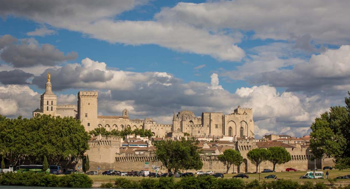 Rhônefloden, Frankrig, Avignon, Pavepaladset
